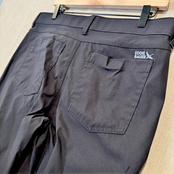 Eddie Bauer Pants Mens 34x30 Black Rainer Tech Zip Pocket Cargo Nylon Stretch - Picture 6 of 9